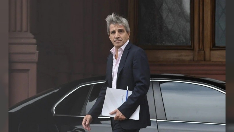 Con el debut de las bandas, el Gobierno planea alternativas para pagar los vencimientos