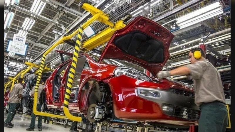 Las automotrices presentaron un balance mixto del 2025 y piden bajas de impuestos para competir en el exterior