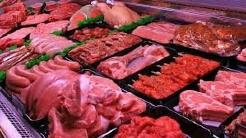 La carne, que representa la mitad de la canasta básica de alimentos, aumentó un 87% en 2025