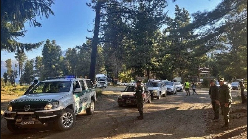 Incendio forestal en Chubut: cortan la Ruta 40 entre Epuyén y El Hoyo por el avance del fuego