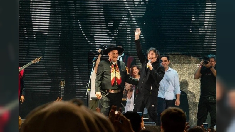 Javier Milei llegó al anfiteatro durante el show del Chaqueño, en una noche récord de ventas