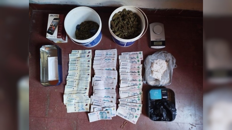 Investigaban por amenazas y descubrieron a narcomenudistas: tenían droga y casi $3 millones
