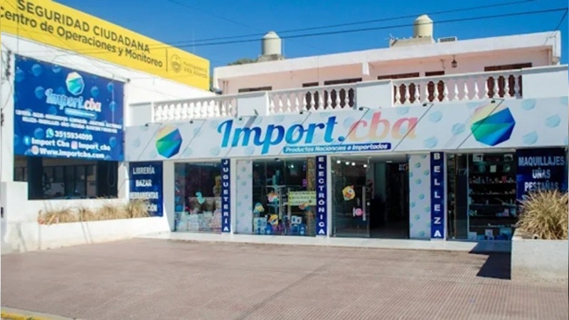 Robo millonario en Córdoba: se llevaron vehículos, mercadería y computadoras