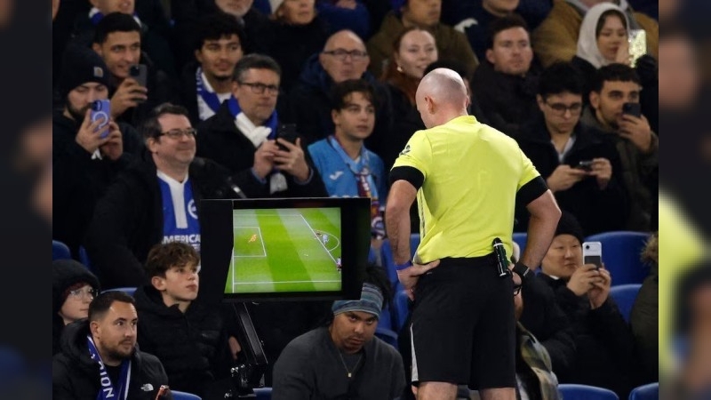 Las nuevas cuatro reglas en el fútbol mundial para contrarrestar las “interrupciones” de los partidos