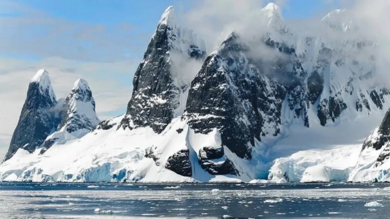 La Antártida es una caja de pandora: yace bajo km de hielo una ciudad que no reconoce la mano del hombre