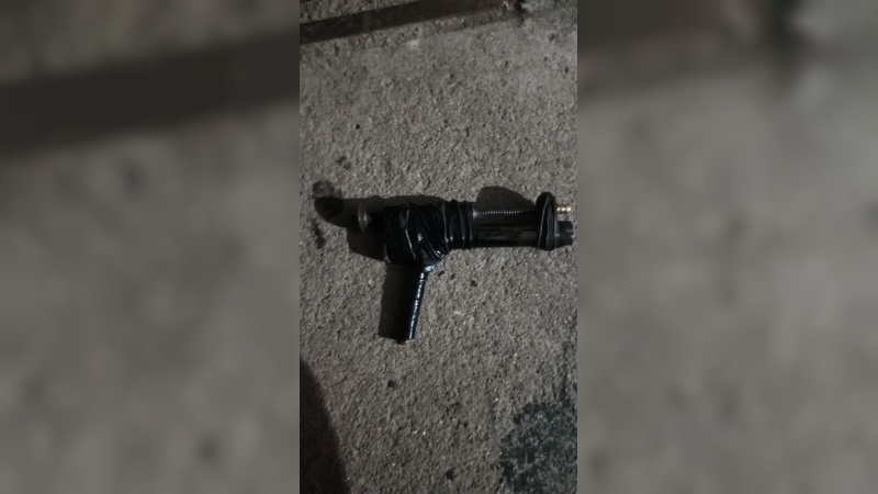 Secuestro de  réplica de arma "tumbera"