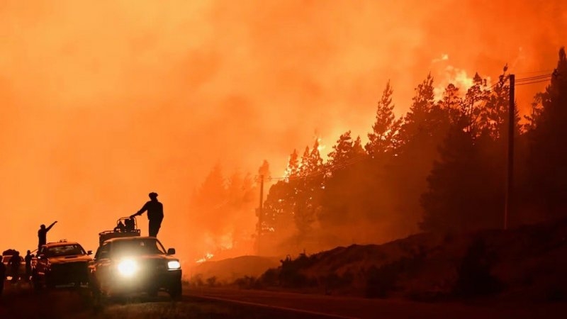 Incendios en la Patagonia: el Gobierno destina $129.244 millones para reforzar el sistema de bomberos voluntarios