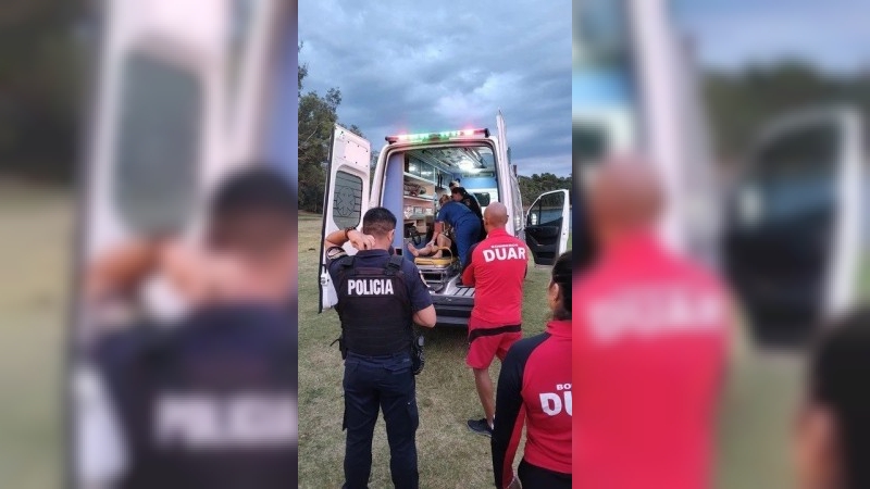 Rescataron a una mujer que nadaba vestida y alcoholizada en el lago de Embalse