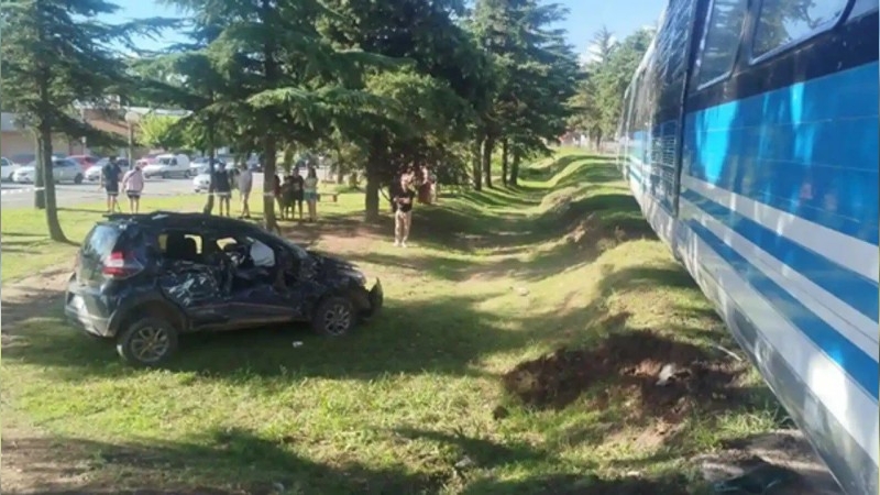 Choque entre un auto y el Tren de las Sierras en el interior de Córdoba