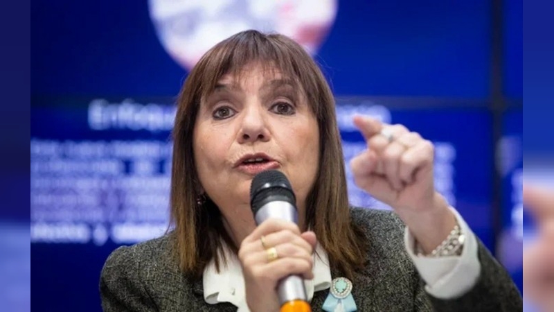 Patricia Bullrich buscará este martes sellar apoyos con el “grupo de los 44” para aprobar la reforma laboral de Milei