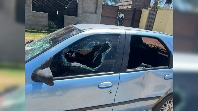 Una mujer fue aprehendida tras arrojar piedras contra un vehículo en barrio La Milka