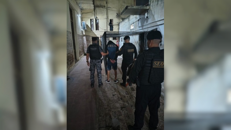 Detuvieron a un sospechoso por el asalto a un remisero y secuestraron armas