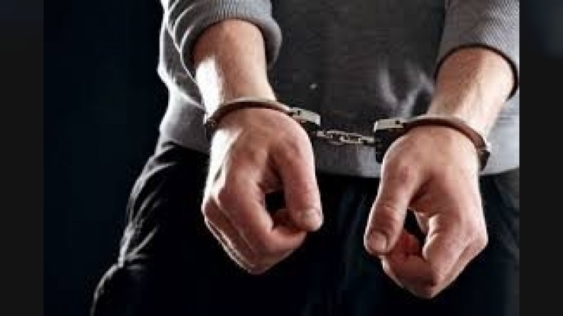 Detenido por exhibiciones obscenas 
