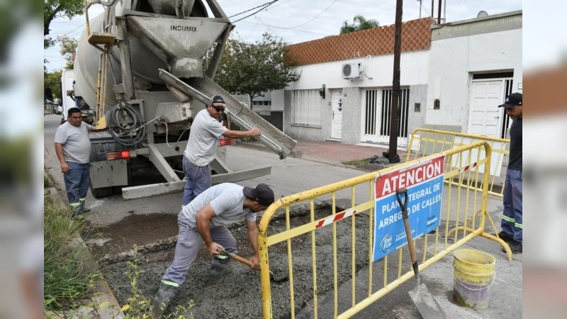 Siguen los trabajos de bacheo en distintos puntos de la ciudad