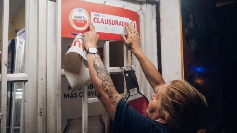 La Municipalidad de Córdoba clausuró kioscos y desarticuló una fiesta clandestina