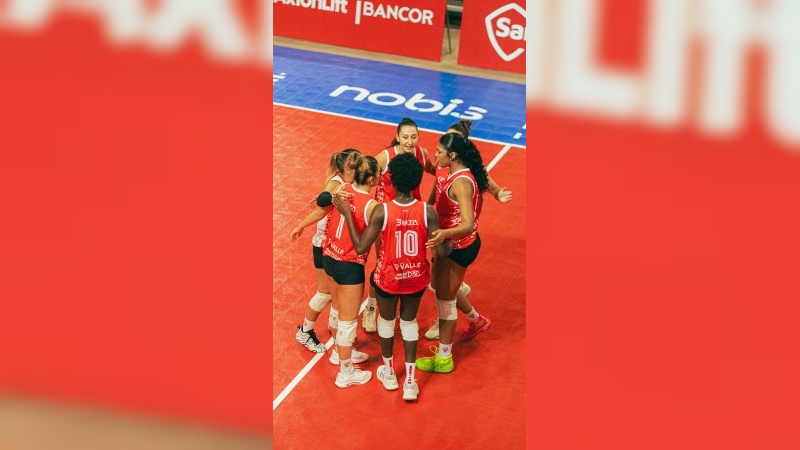 San Isidro logró un triunfazo en La Plata y forzó el tercer partido