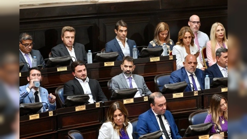 Los libertarios insistirán con el debate por la BUP en PBA pese al complejo escenario legislativo