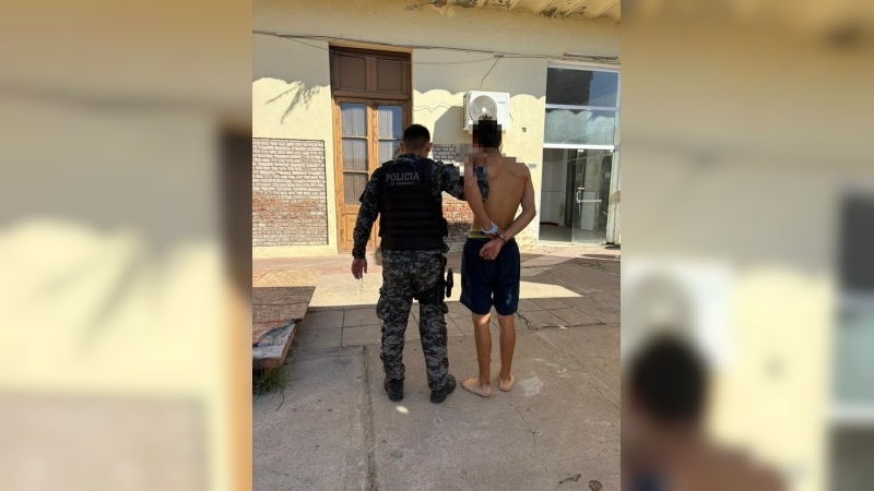 Pese a la restricción vigente, se escondía en una habitación