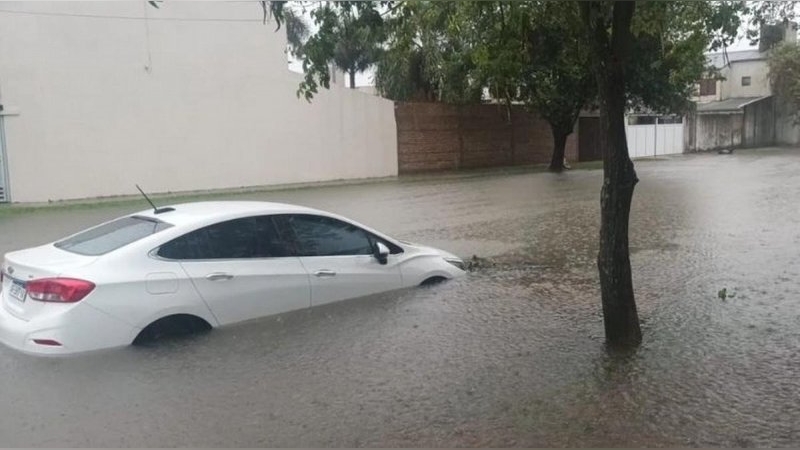 Temporal en Santa Fe: Reconquista superó los 200 mm y hay evacuados
