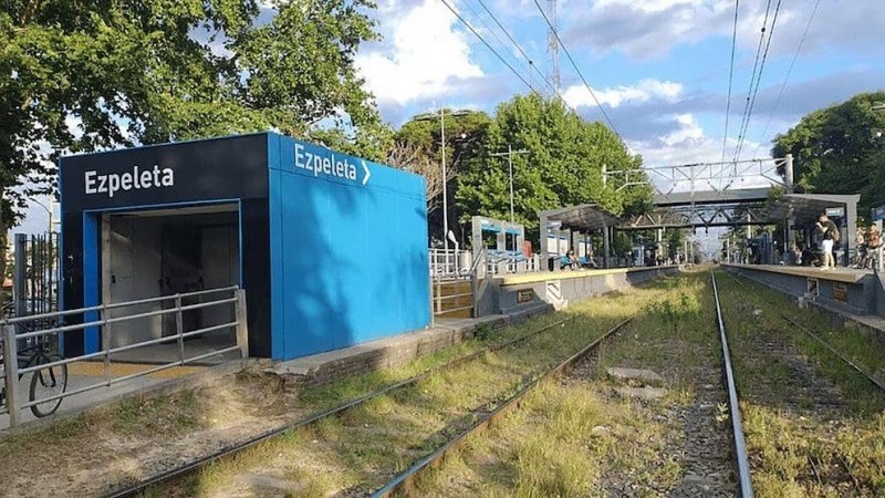 Una adolescente dio a luz con asistencia de ChatGPT y abandonó a la beba en Ezpeleta