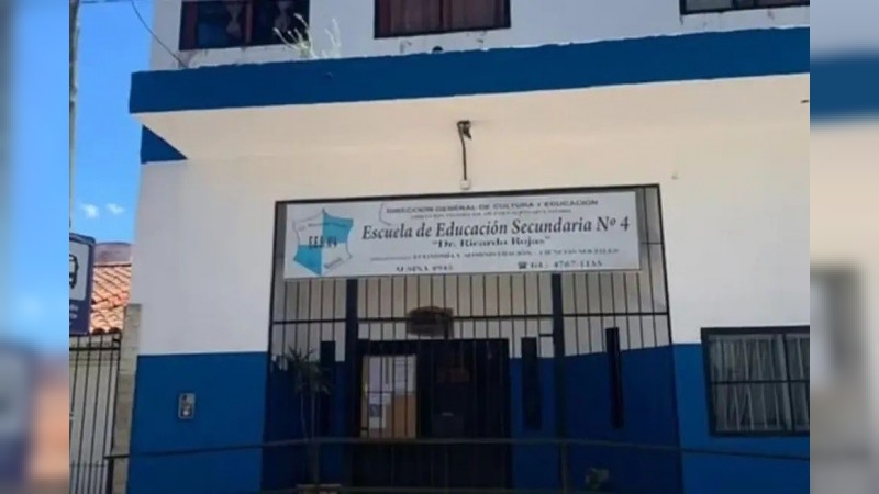 Buenos Aires: una adolescente apuñaló a un compañero en la puerta de la escuela
