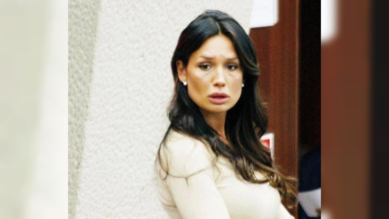 Indulto a organizadora de fiestas de Berlusconi provoca escándalo en Uruguay por adopción irregular