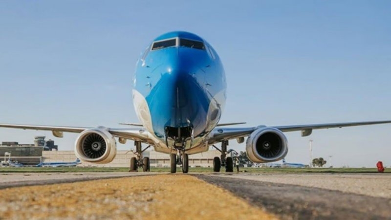 Cambio en los vuelos de Aerolíneas Argentinas: eliminan la gratuidad del carry on