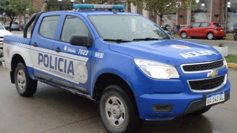 Detienen a un hombre por hurto en un comercio y recuperan la mercadería