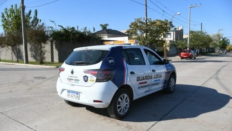 Mujer se desmayó en la vía pública y fue auxiliada por la Guardia Local