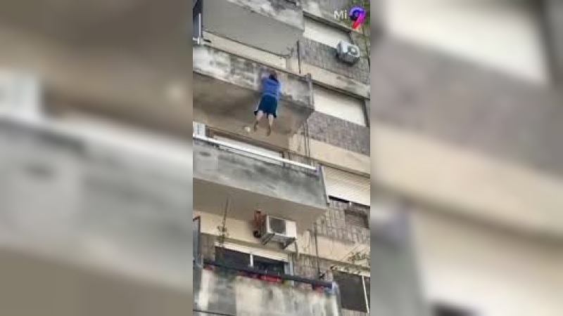 Milagro en Rosario: un hombre cayó de un cuarto piso y se salvó tras impactar contra un patrullero