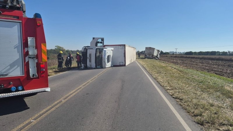 Choque entre dos camiones sobre Ruta Provincial 13 en jurisdicción de Las Varillas