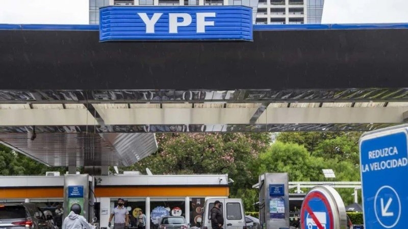 YPF confirmó un nuevo aumento en los combustibles: de cuánto es y qué pasará con el congelamiento