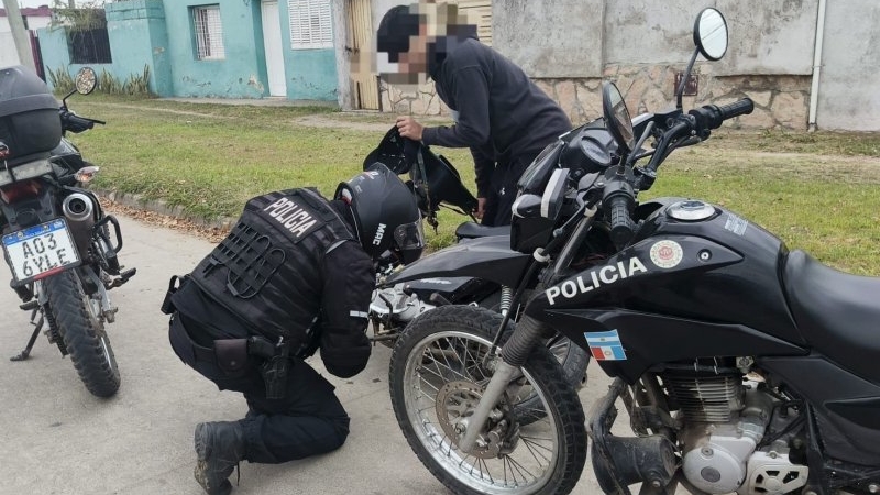 Tres procedimientos policiales en San Francisco: una mujer aprehendida y dos motos secuestradas