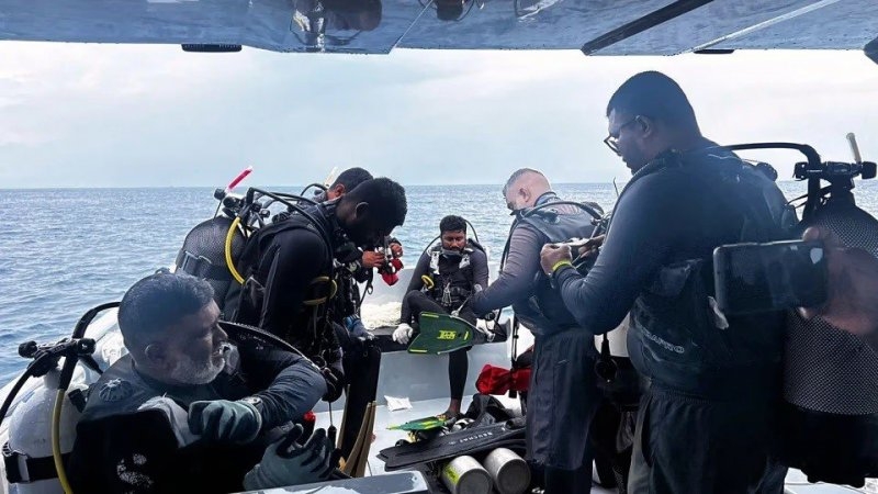 Hallan los cuerpos de cuatro buceadores italianos que se ahogaron mientras exploraban una cueva en Maldivas