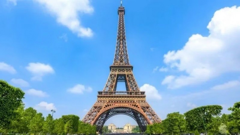 Un tramo de escalera de la Torre Eiffel fue subastada en 450.000 euros