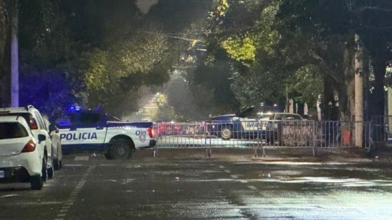 Bolsas, un colchón y pruebas acústicas: lo que dejó un nuevo allanamiento en la casa de Barrelier