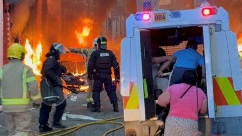 Irlanda: se desató el caos por el ataque de un inmigrante