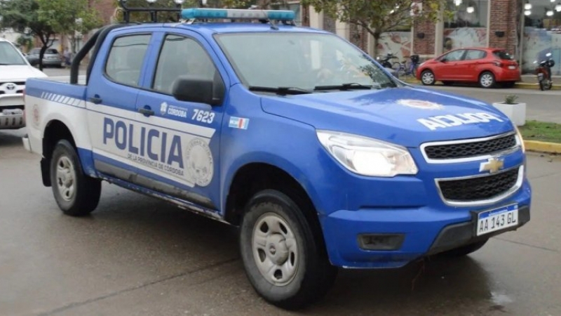Un automóvil volcó en barrio Centro y su conductor resultó ileso