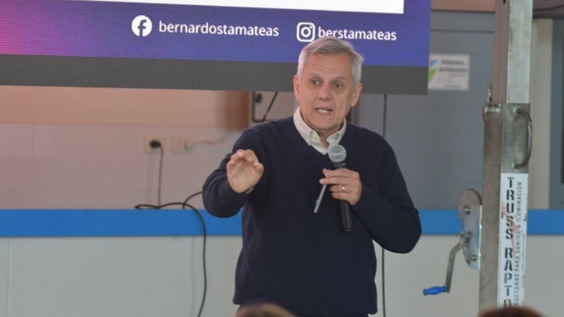 Con un importante marco de público Stamateas hablo de salud mental y bienestar emocional en el Superdomo