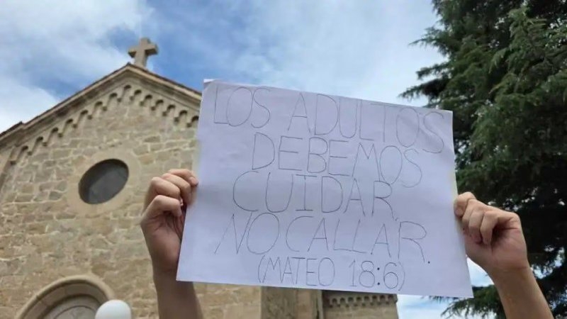 Presuntos abusos en un jardín de Carlos Paz: las familias piden que el sacerdote sea imputado