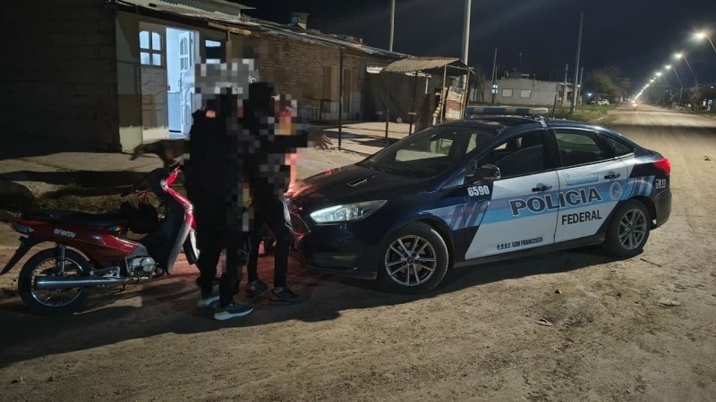 Operativo interprovincial C&oacute;rdoba&ndash;Santa Fe: secuestraron motos, recuperaron un rodado y realizaron procedimientos por drogas