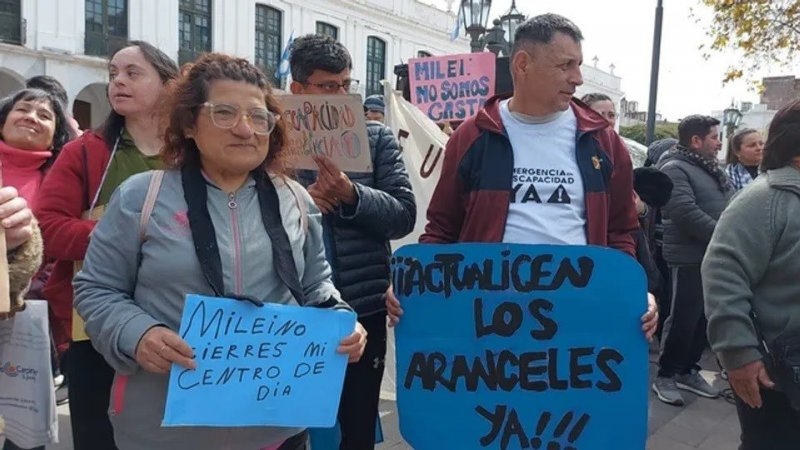 Discapacidad: convocan a un banderazo federal ante el &ldquo;ahogo&rdquo; financiero de las instituciones